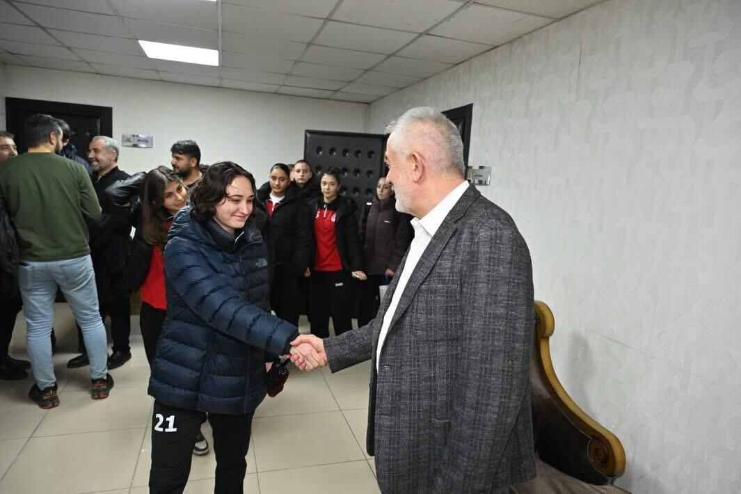 Başdeğirmen Kadın Ve Engelli Spor Kulüpleri Belediyede Ağırladı (4)