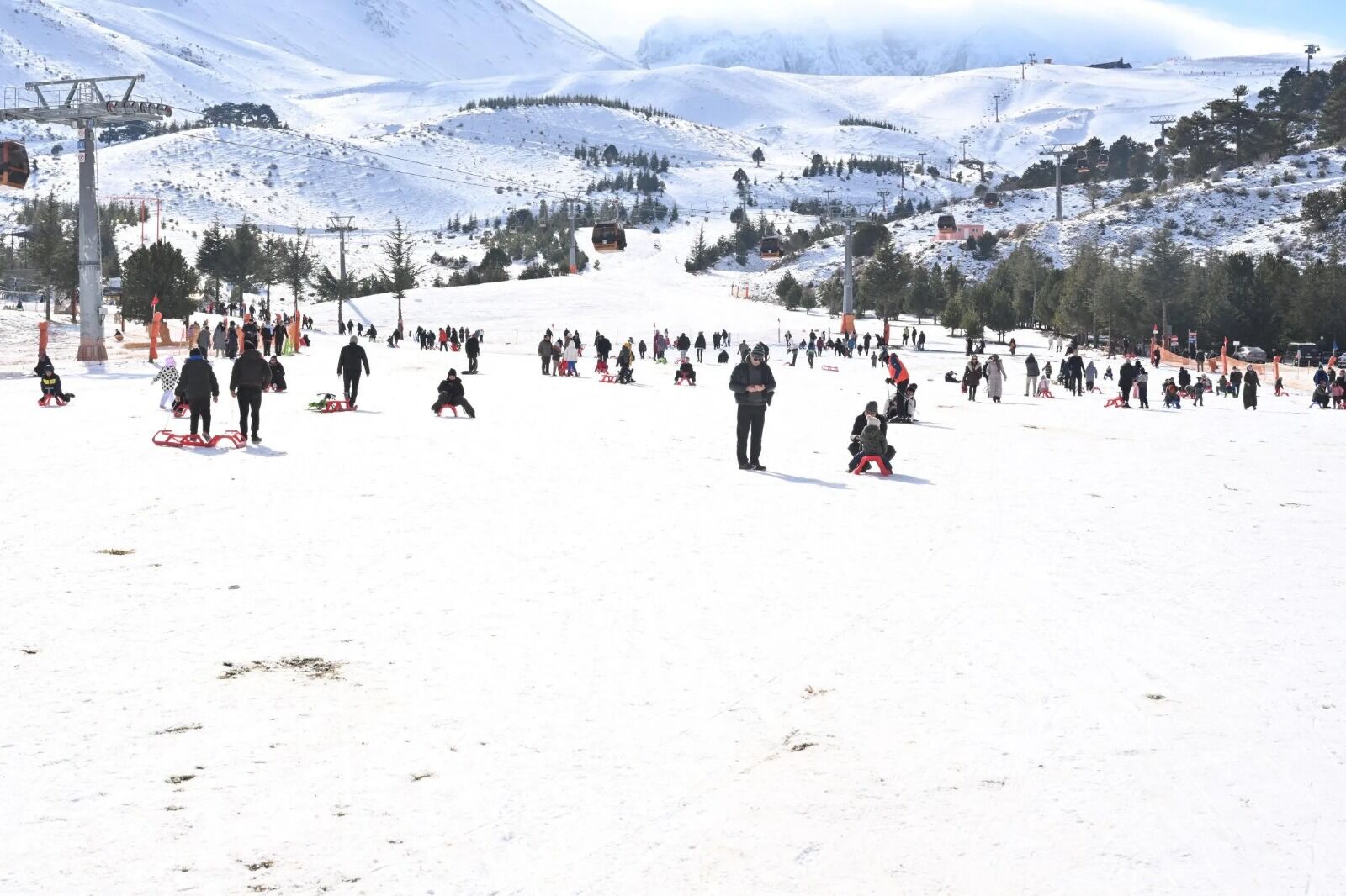 Belediyenin Sömestr Sürprizi Çocukları Davraz’da Karla Buluşturdu (2)