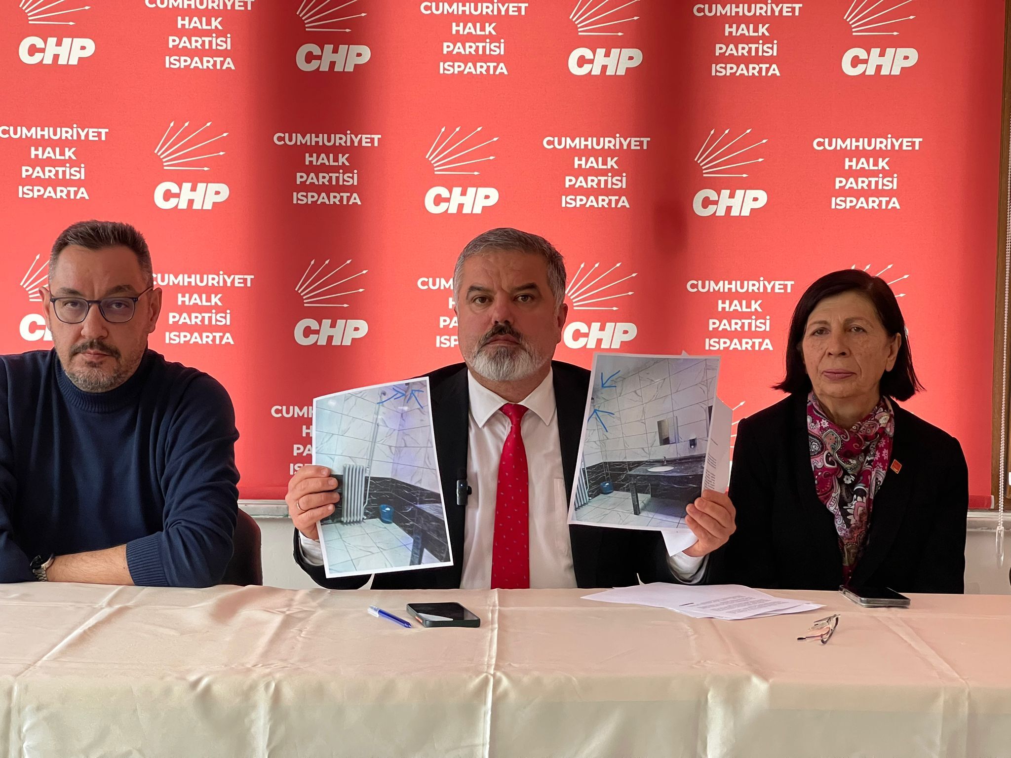 Karaca’dan okul tuvaletindeki kamera iddiasına sert tepki-2