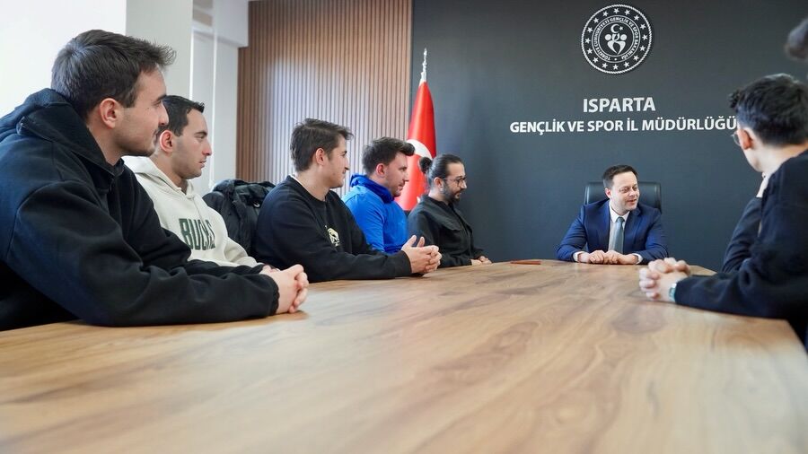Eğirdir 1923 Kadirzade 7K Erkek Voleybol Takımı Play Off’ta (1)