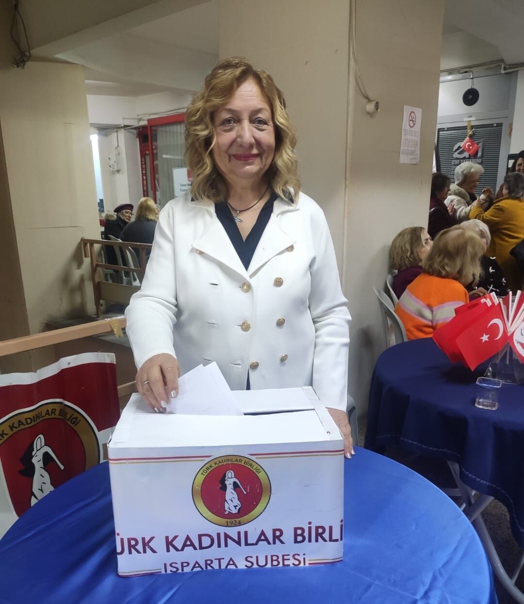 Isparta Türk Kadinlar Bi̇rli̇ği̇ Öğrenci̇ler İçi̇n Seferber Oldu (3)