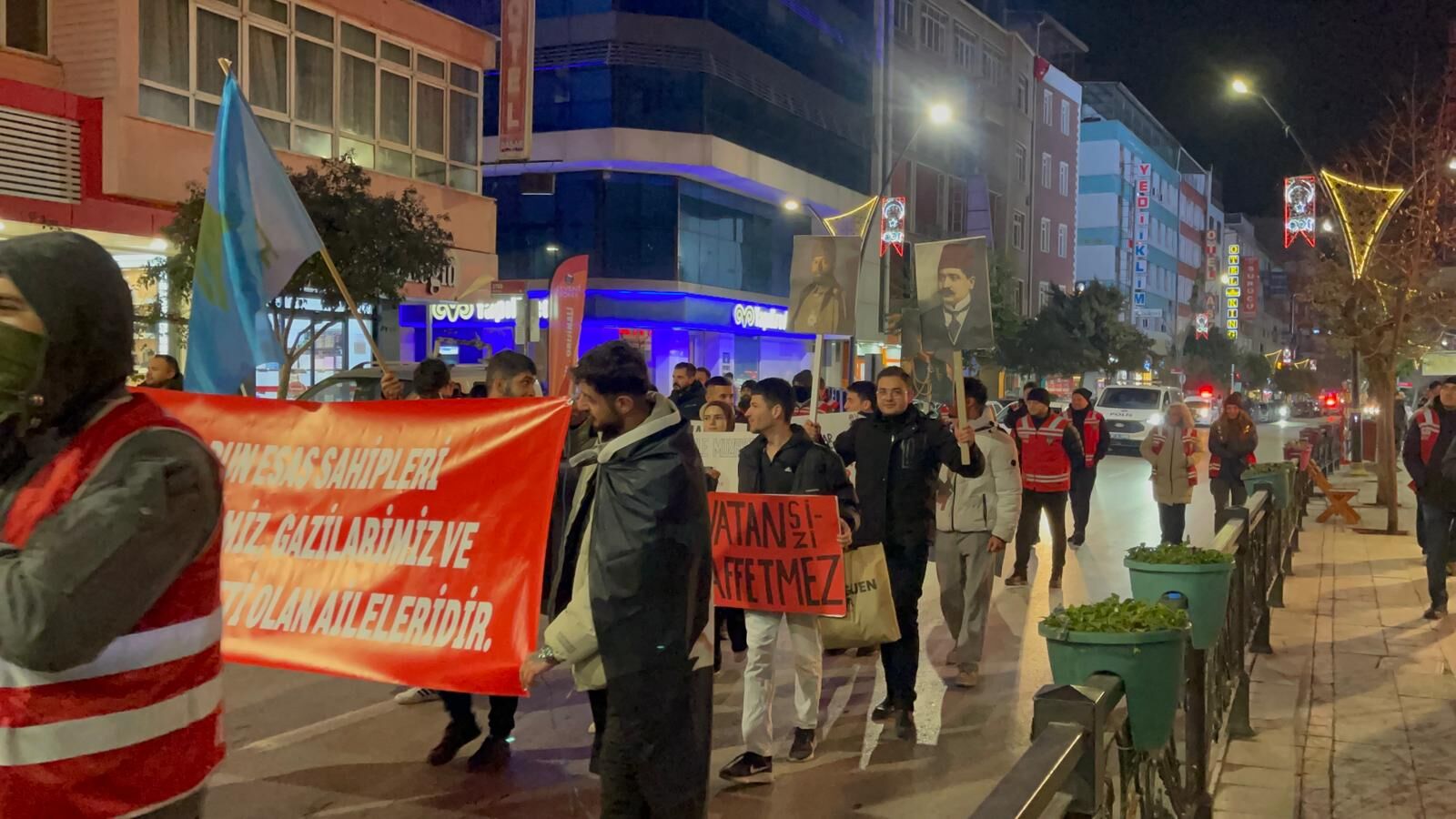 Isparta Zafer Partisi Yürüyüş 1