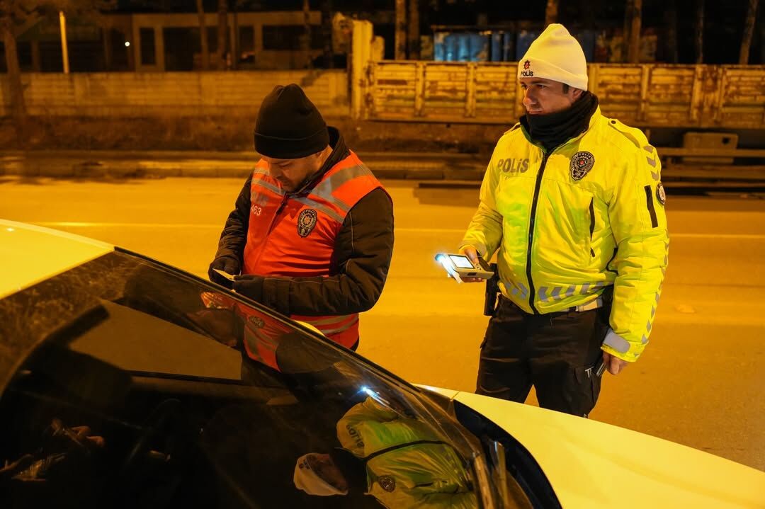 Isparta’da 5 Noktada Asayiş Denetimi (4)