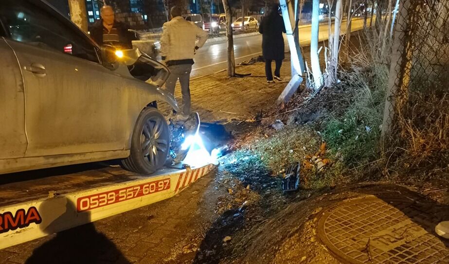 Isparta’da Akşam Saatlerinde Kaza; Çok Sayıda Yaralı Var (2)