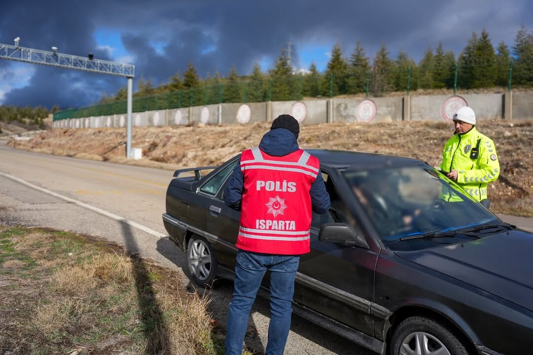 Isparta’da Belirli Kavşaklarda Denetim Gerçekleştirildi (4)