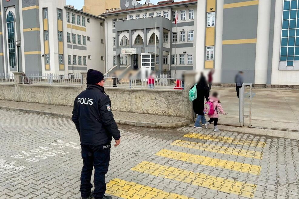 Isparta’da Okul Önleri Ve Asayiş Uygulamaları Kararlılıkla Sürüyor (3)-1