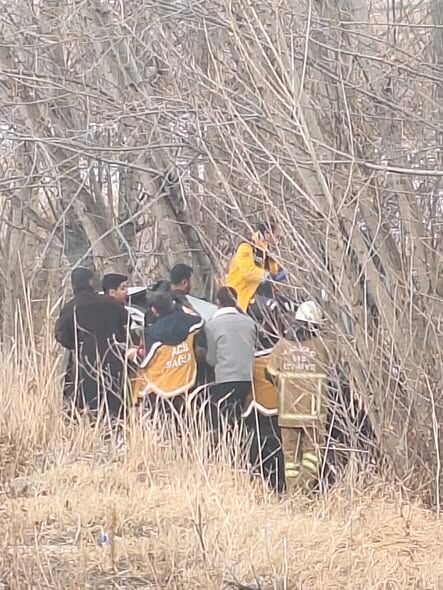 Isparta’da Otomobil Şarampole Yuvarland (2)-1