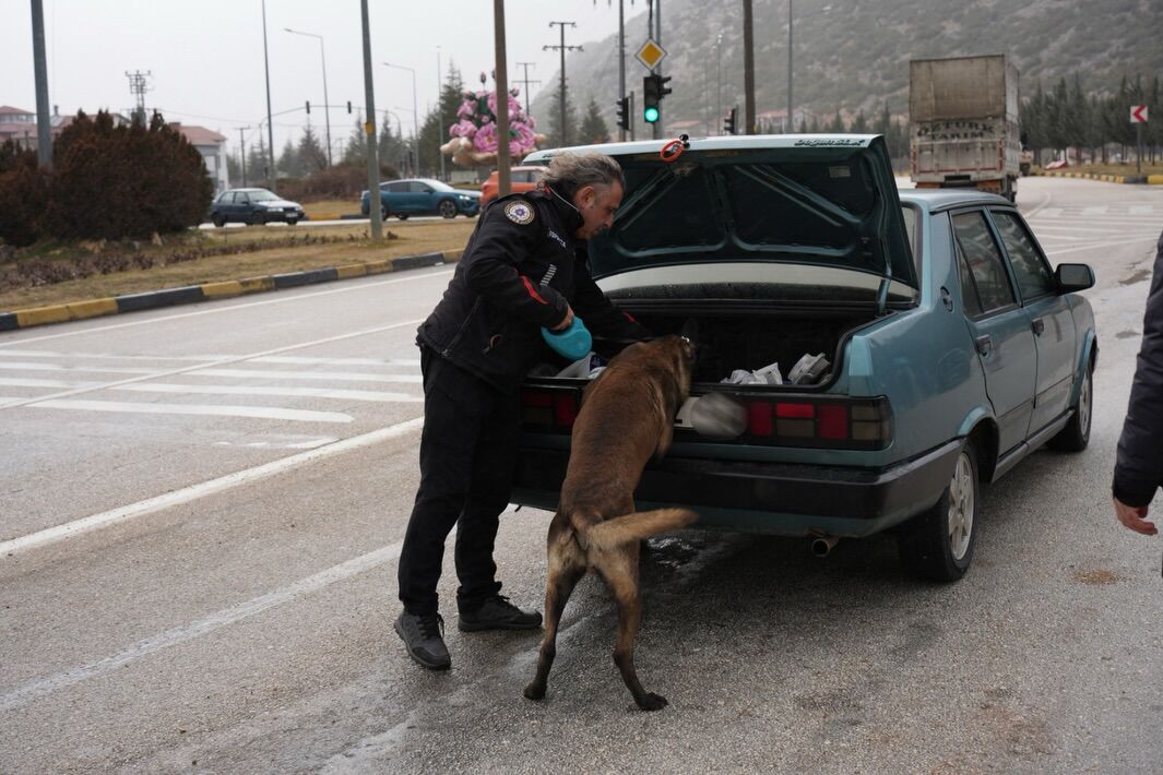 Isparta’da Şok Yol Uygulamalari Kararlilikla Sürüyor (4)