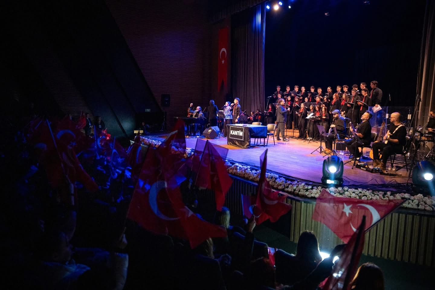 Yucel Arzen Haciogullari Ispartali Ogrencilerle Ayni Sahnede Ozel Video Haber (4)
