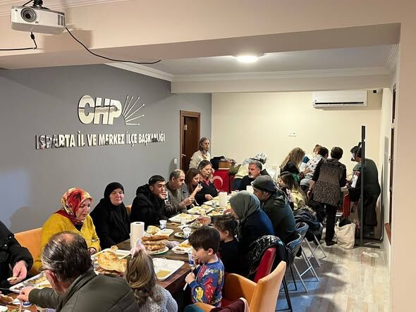 Chp Isparta Kadın Kolları’ndan Anlamlı İftar Buluşması 1