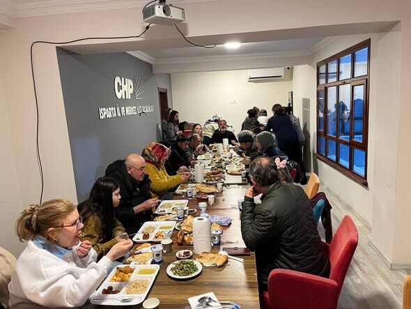 Chp Isparta Kadın Kolları’ndan Anlamlı İftar Buluşması