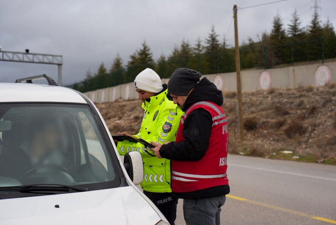 Isparta’da 5 Kavşakta Şok Denetim (4)