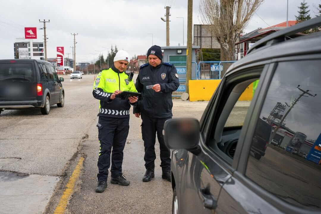 Isparta’da 6 Ayri Noktada 17 Saatli̇k Şok Uygulama (4)