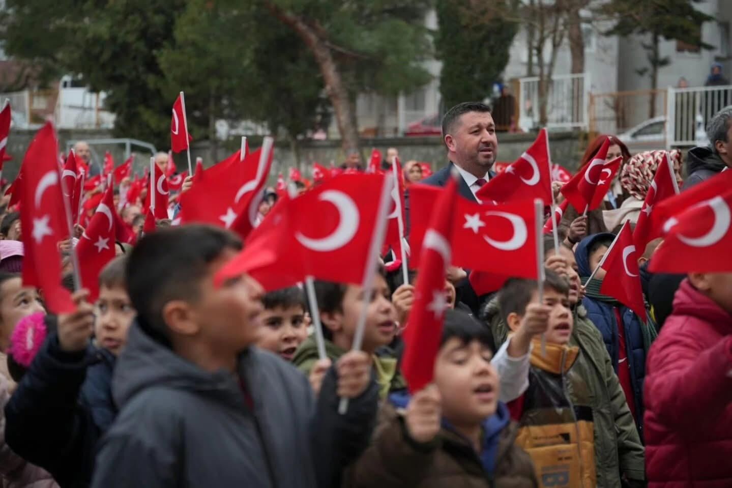 Ispartada Ikinci Donem Bayrak Sevgisi Dersiyle Basladi (3)