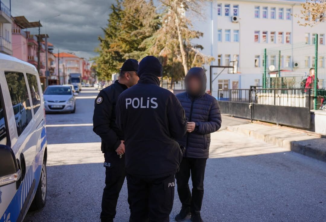 Isparta’da Okul Önleri Ve Asayiş Denetimi Yapıldı (1)