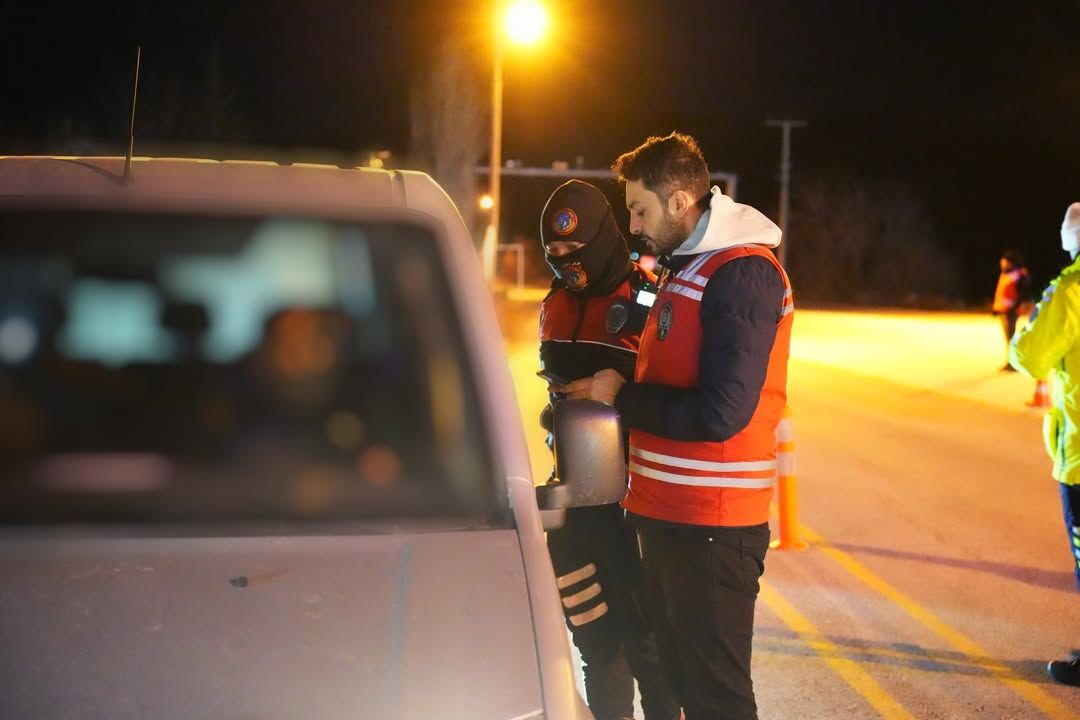 Isparta’da Şok Yol Uygulamaları Gerçekleştirildi (3)