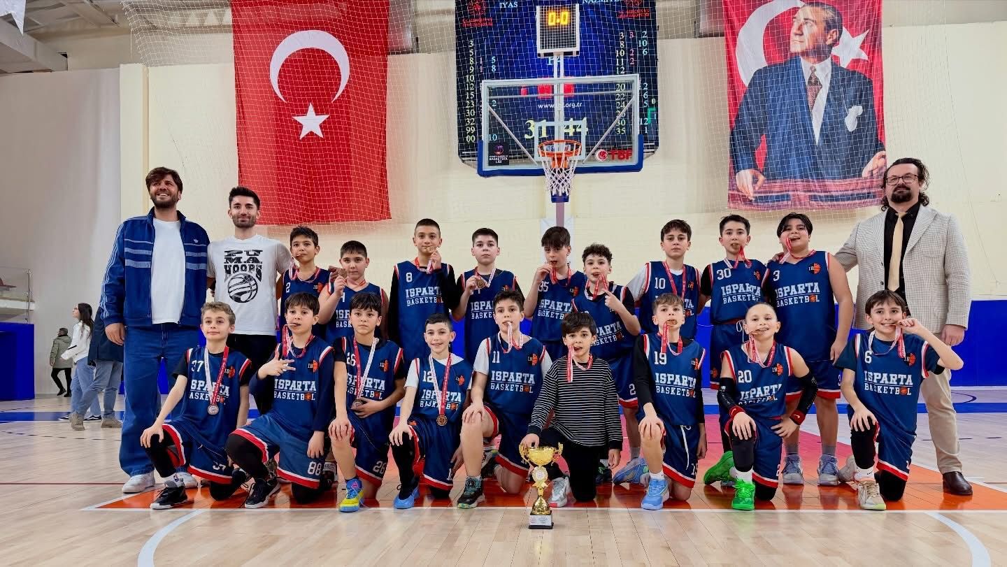 Nazmiye Demirel Ortaokulu Basketbolda Tarih Yazdi (1)