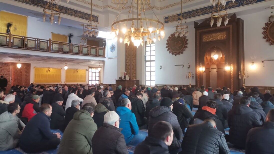 Sdü’de Depremzedeler İçin Manevi Anma Töreni