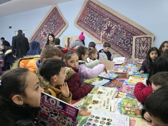 Üç Gün Sürecek Kitap Şenliği Başladı 1