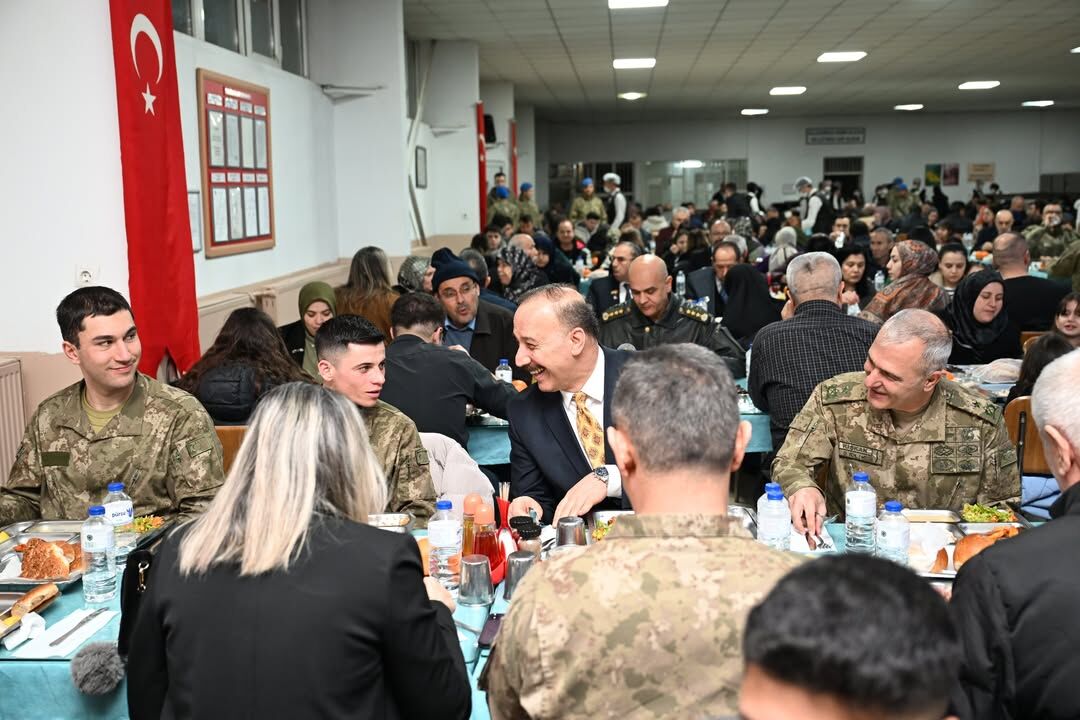 Vali Erin, Şehit Aileleri Ve Gazilerle Iftarda Buluştu (1)
