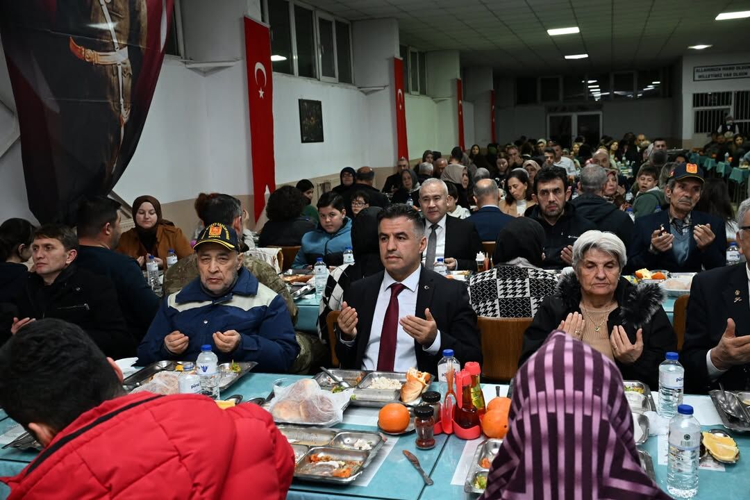 Vali Erin, Şehit Aileleri Ve Gazilerle Iftarda Buluştu (3)