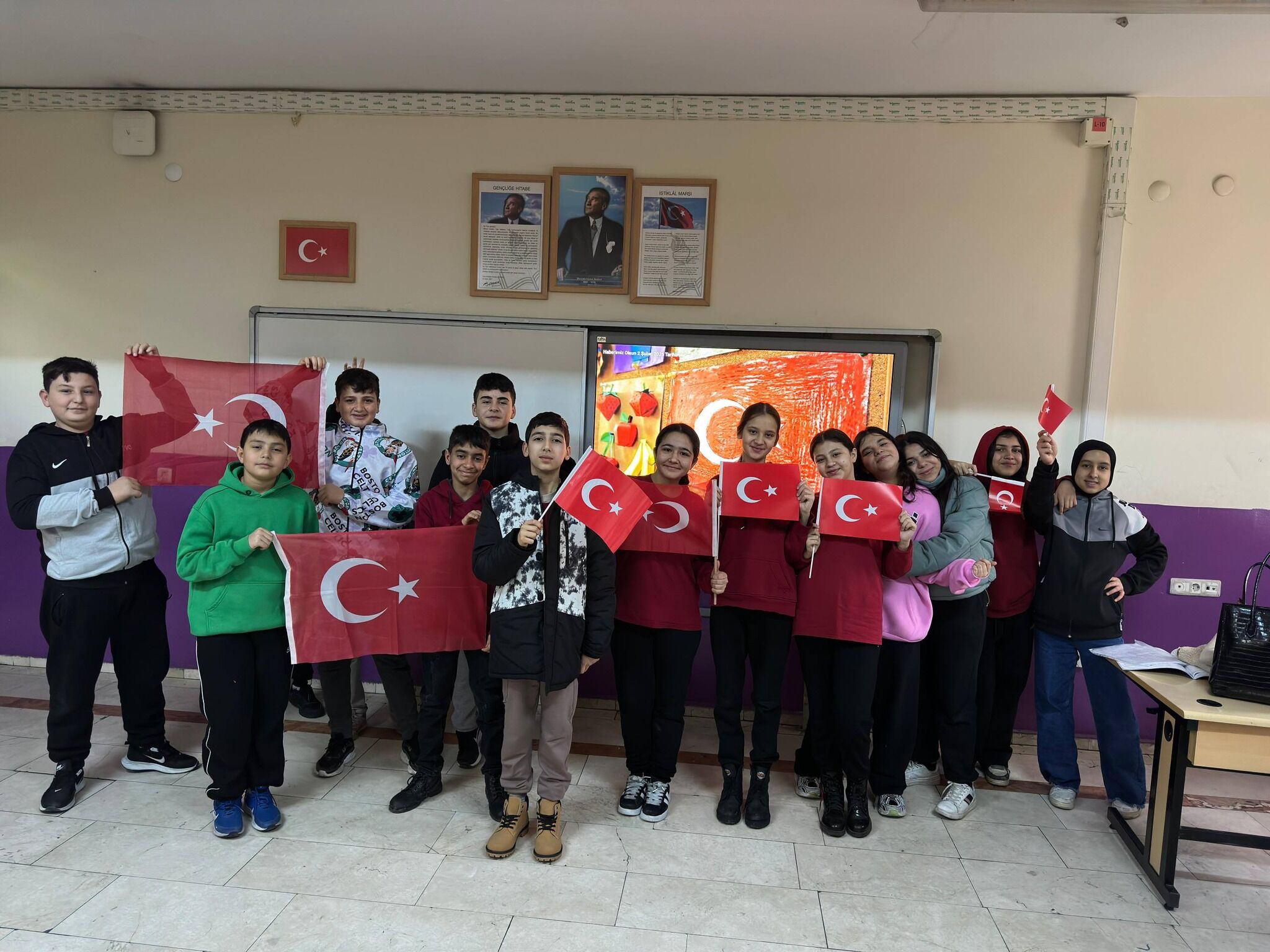 Yedişehitler Ortaokulu’nda Ikinci Dönem Bayrak Töreniyle Başladı (2)