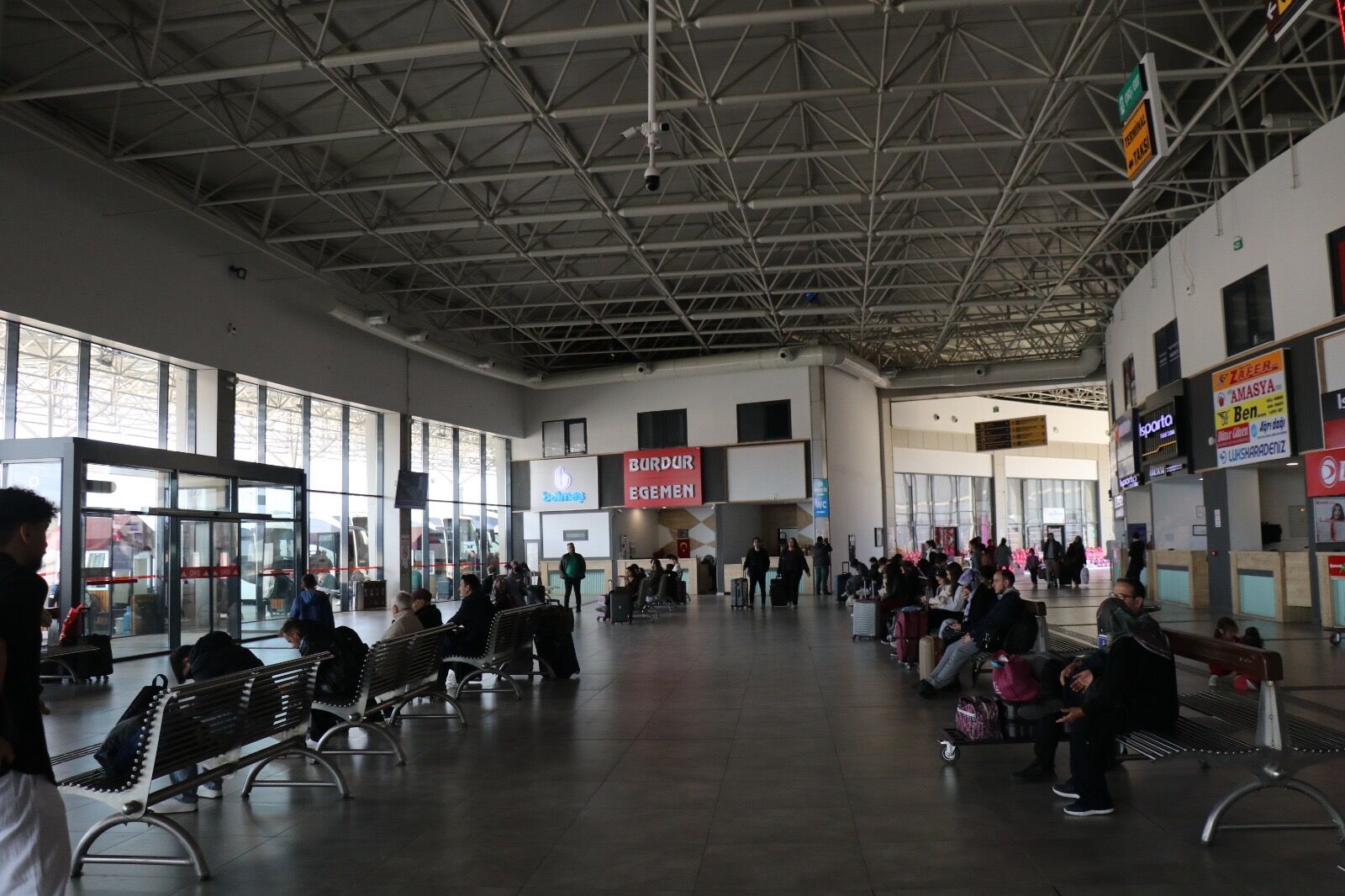 Isparta Otogarıı’nda bayram yoğunluğu
