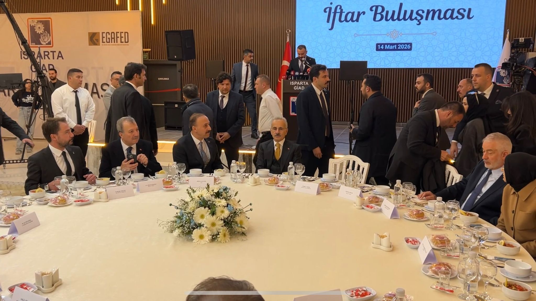 Bakan Uraloğlu, Isparta’da İş Dünyasıyla İftarda Buluştu (12)