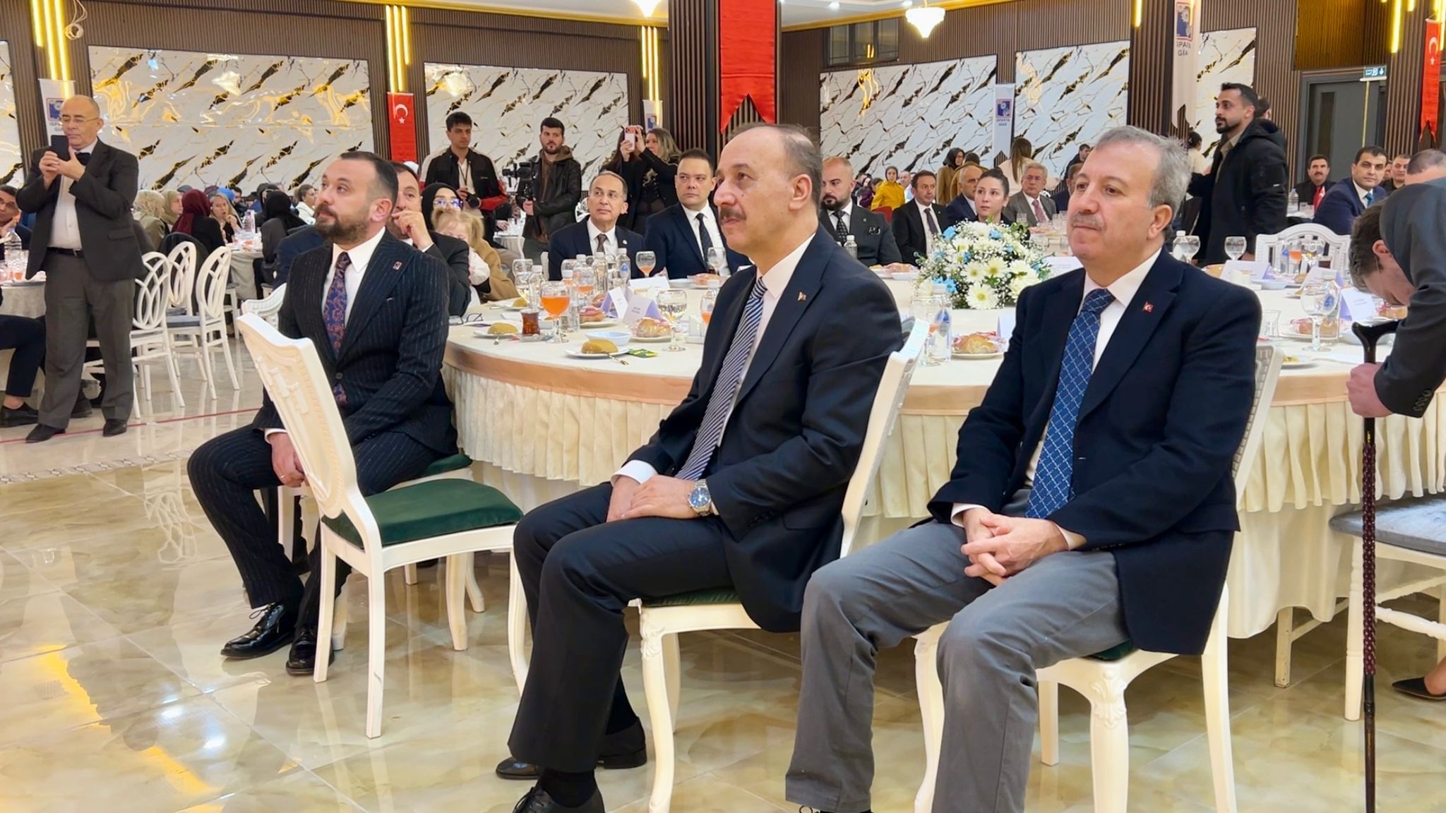 Bakan Uraloğlu, Isparta’da İş Dünyasıyla İftarda Buluştu (3)