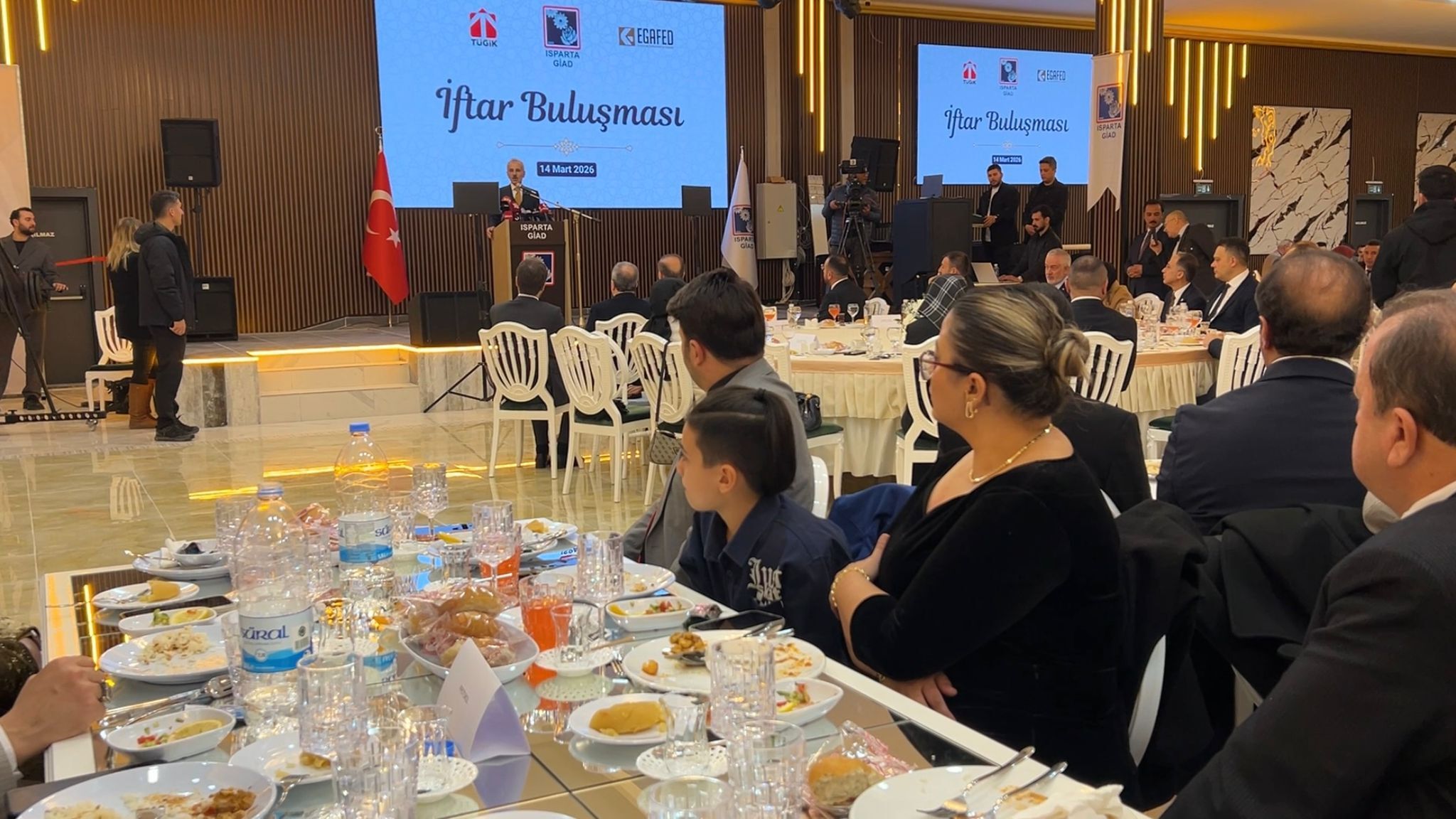 Bakan Uraloğlu, Isparta’da İş Dünyasıyla İftarda Buluştu (4)