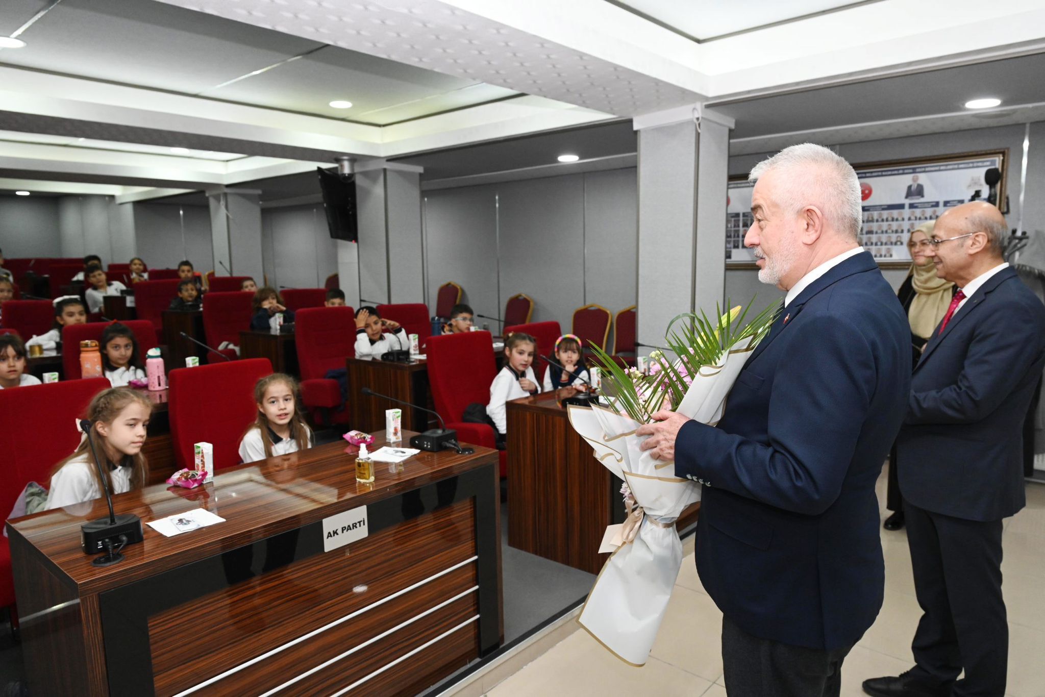 Başkan Başdeğirmen Meclis Salonunu Miniklere Açtı 2