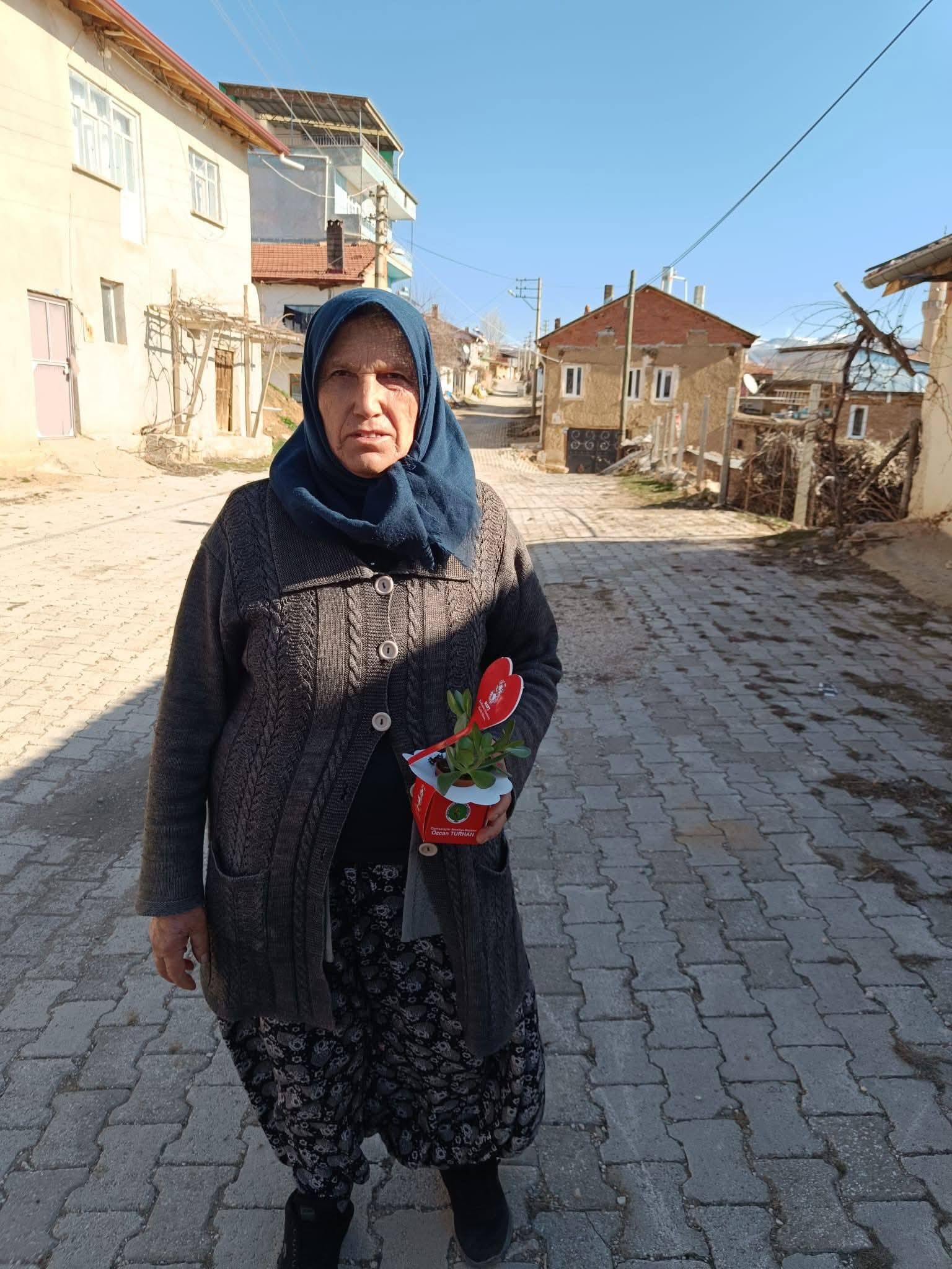Başkan Turhan’dan Kadınlara 8 Mart Sürprizi 2