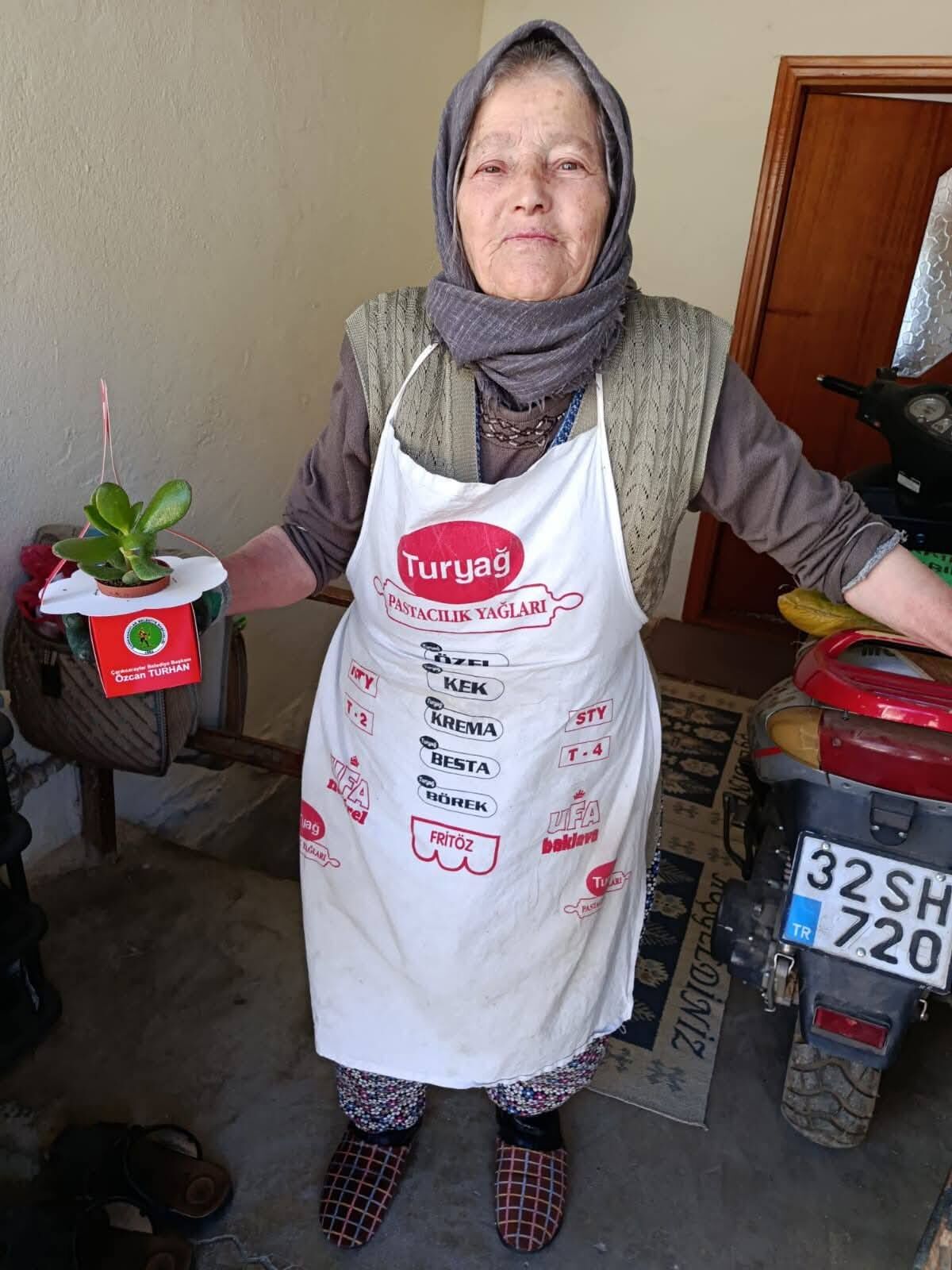Başkan Turhan’dan Kadınlara 8 Mart Sürprizi 4