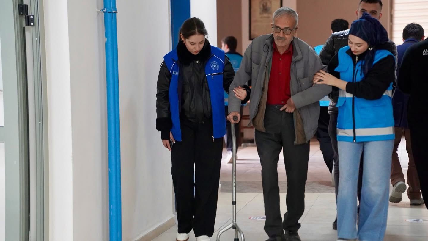 Bir Sofra Uc Nesil Uluborluda Duygulandiran Bulusma (6)