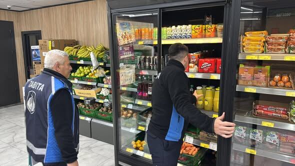 Dinar Belediyesi Marketlerde Sıkı Denetim Gerçekleştirdi 2