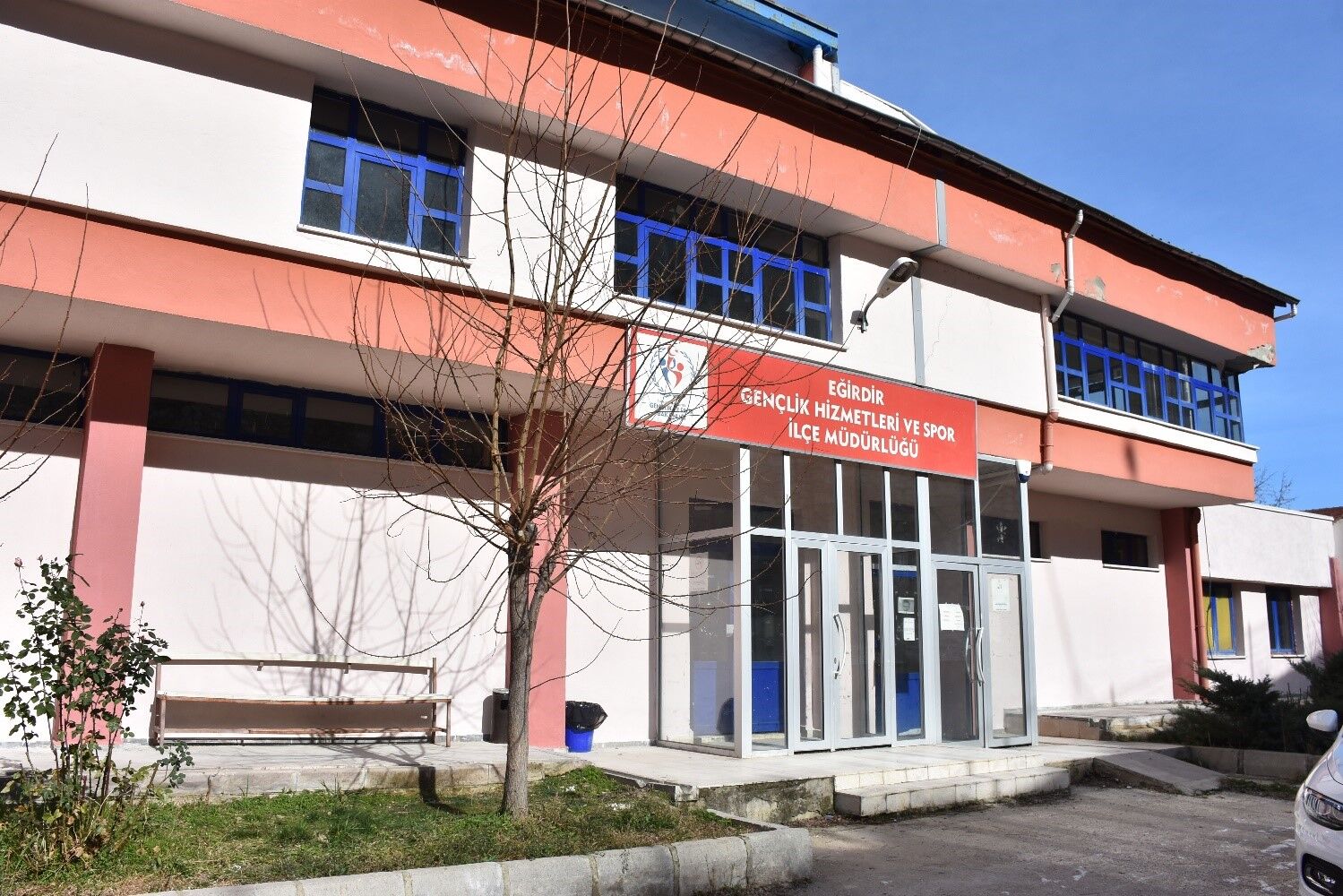 Eğirdir Kapalı Spor Salonu Yenileniyor (5)