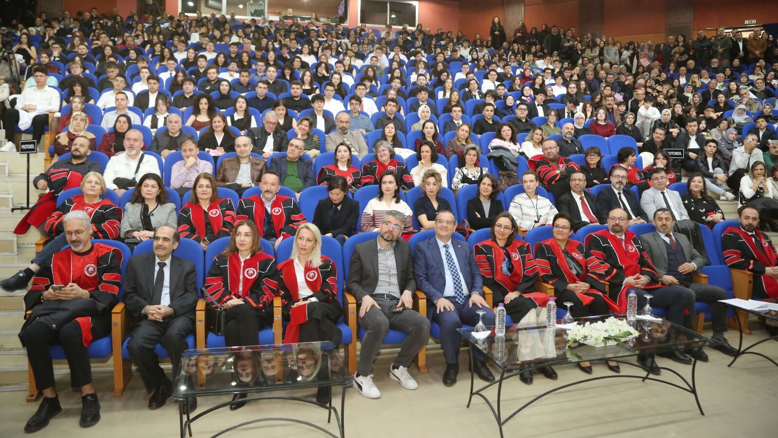 Hem Tıp Bayramı Kutlandı Hem Beyaz Önlükler Giydirildi (1)