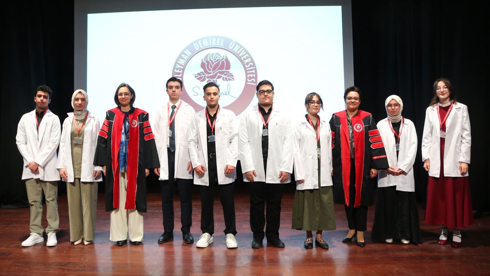 Hem Tıp Bayramı Kutlandı Hem Beyaz Önlükler Giydirildi (10)
