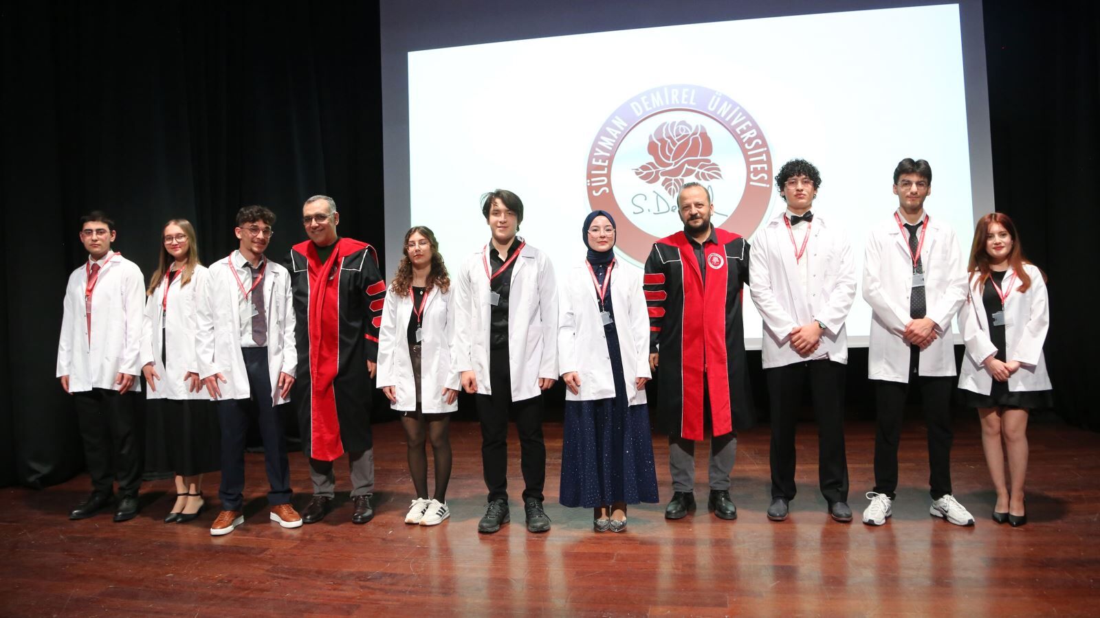 Hem Tıp Bayramı Kutlandı Hem Beyaz Önlükler Giydirildi (8)