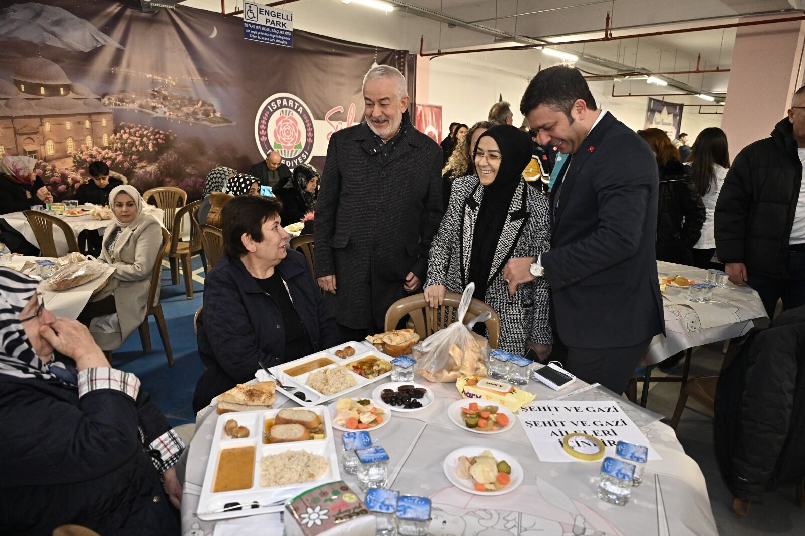 Isparta Belediyesi İftar Sofrasında Şehit Aileleri Ve Gazileri Ağırladı (3)