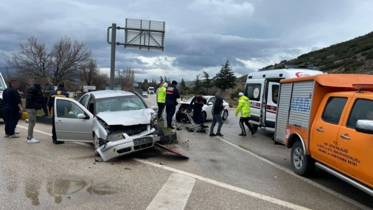Isparta Eğirdir Karayolunda Trafik Kazası 1