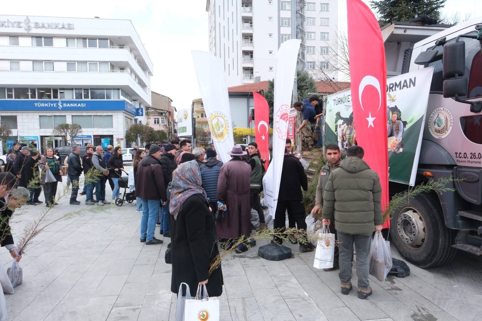 Isparta’da Dünya Ormancılık Haftası’nda Fidan Dağıtımı Gerçekleştirildi 2