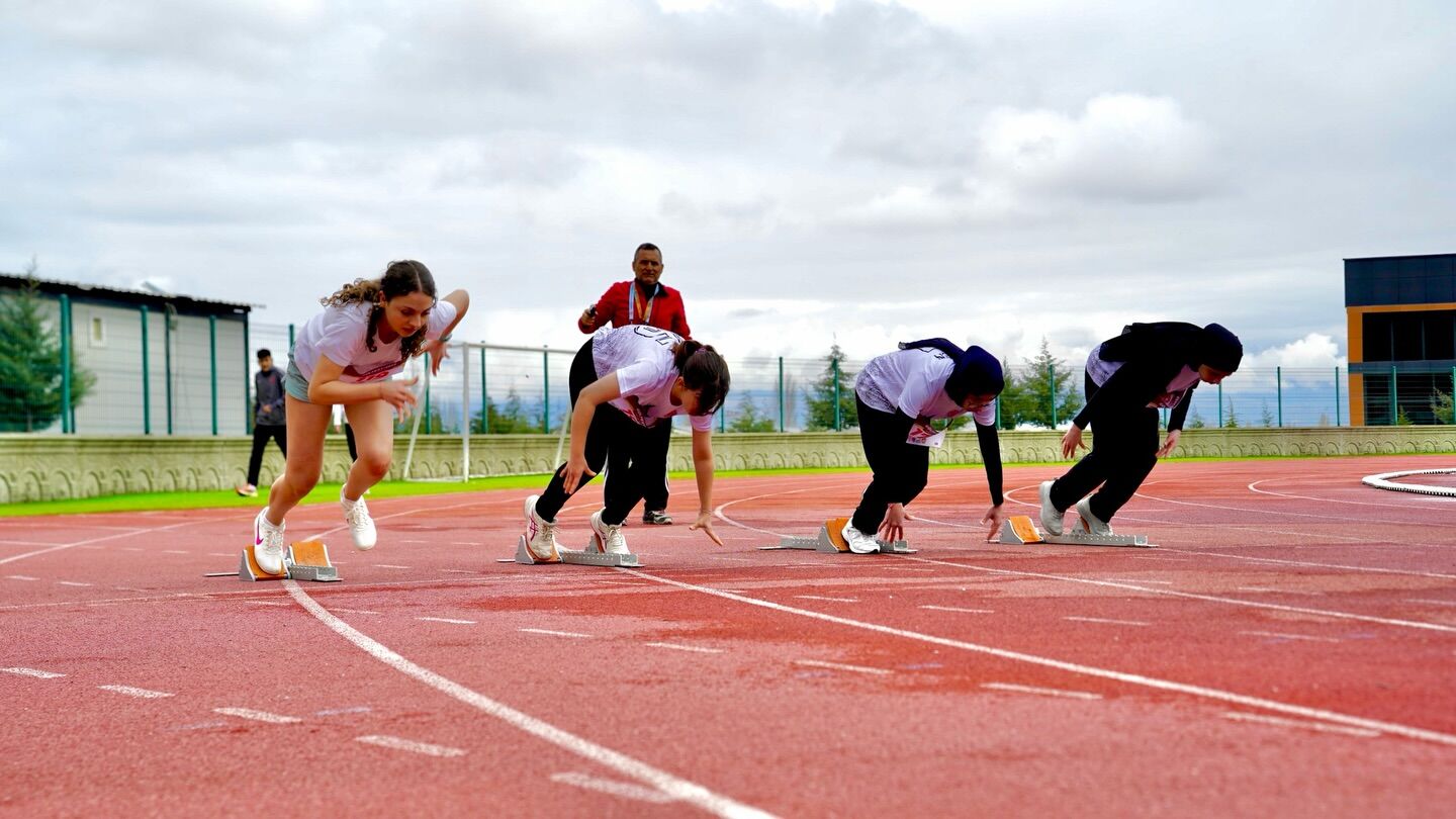 Isparta’da Gençler A B Atletizm İl Birinciliği Heyecanı Sona Erdi 3
