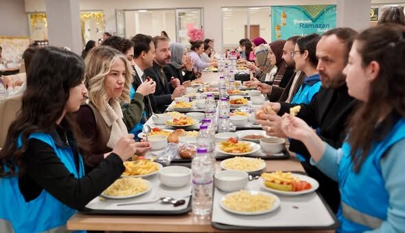 Isparta’da Gençlerle Ramazan Sofrası Paylaşıldı 4