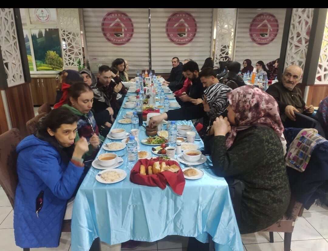 Isparta'da Kalpleri Isıtan İftar Özel Çocuklar Buluştu (3)