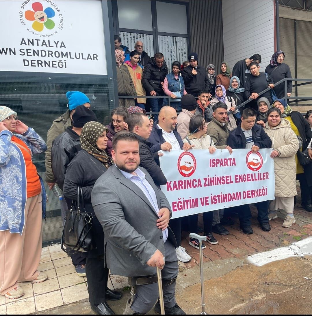 Karınca Derneği’ne Antalya’da Plaket 2