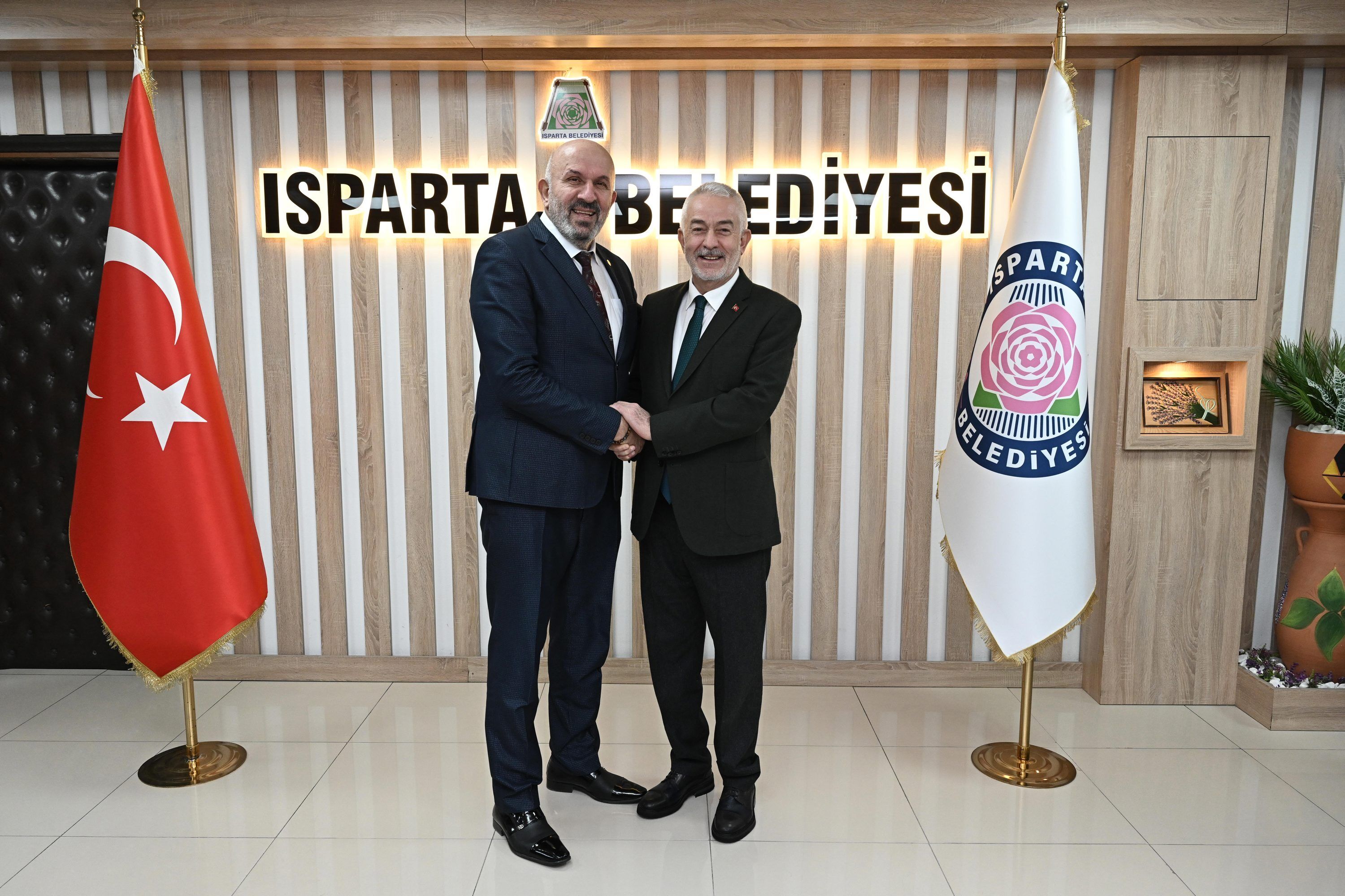 Muhtarlar Konfederasyonu Baskani Kadir Delibalta Ve Yonetimi Baskana Ziyaret (1)