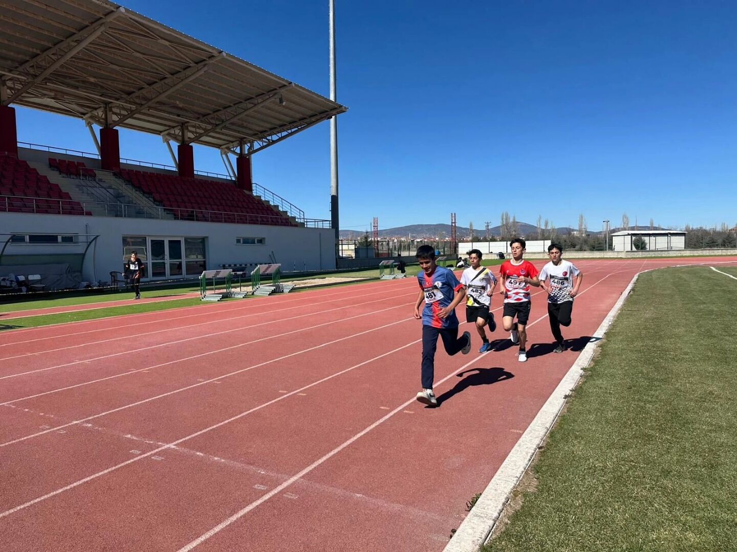 Pistte Yıldızlar Geçidi Atletizm İl Birincileri Belli Oldu (2)