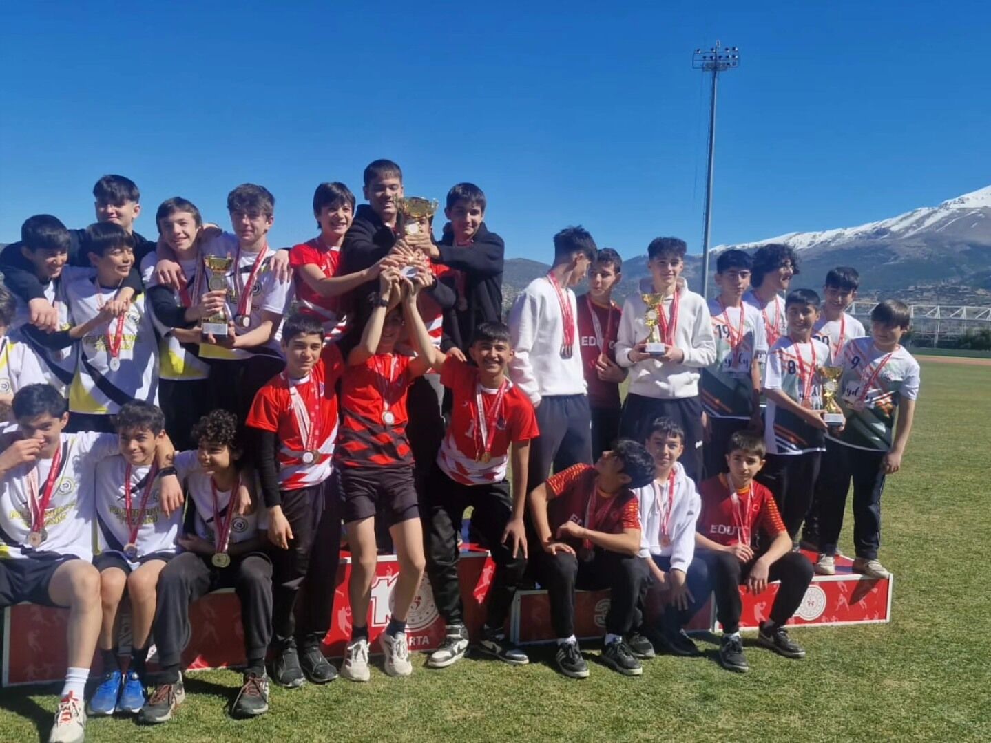 Pistte Yıldızlar Geçidi Atletizm İl Birincileri Belli Oldu (4)