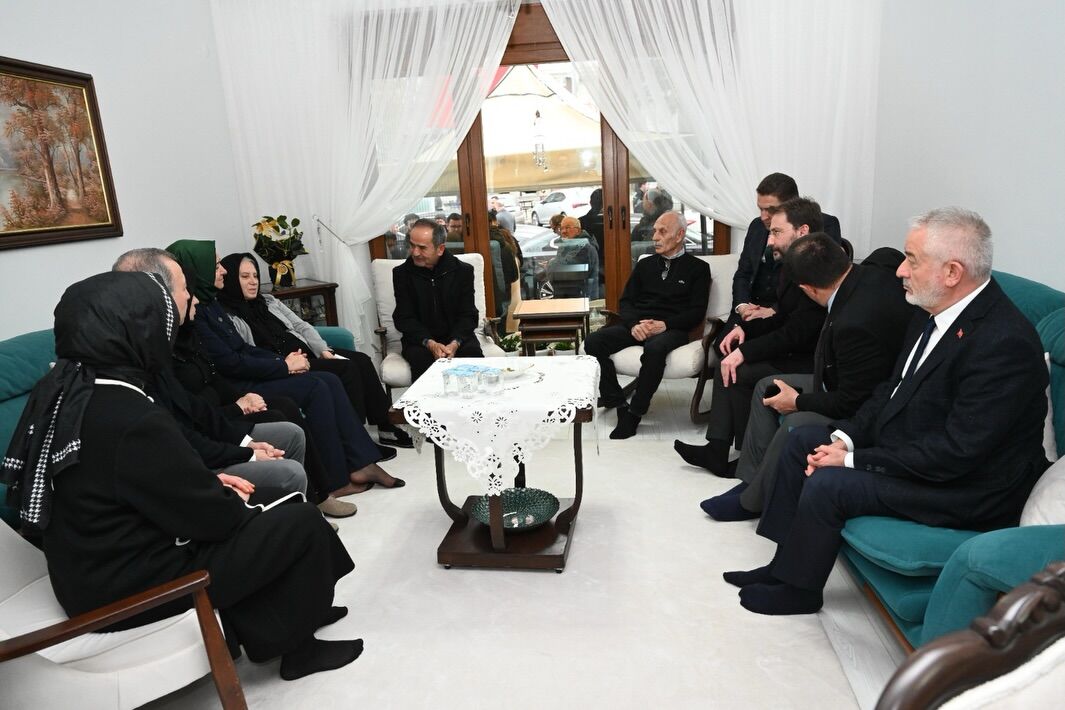 Taşteki̇n’i̇n Ai̇lesi̇ne Tazi̇ye Zi̇yareti̇ (2)